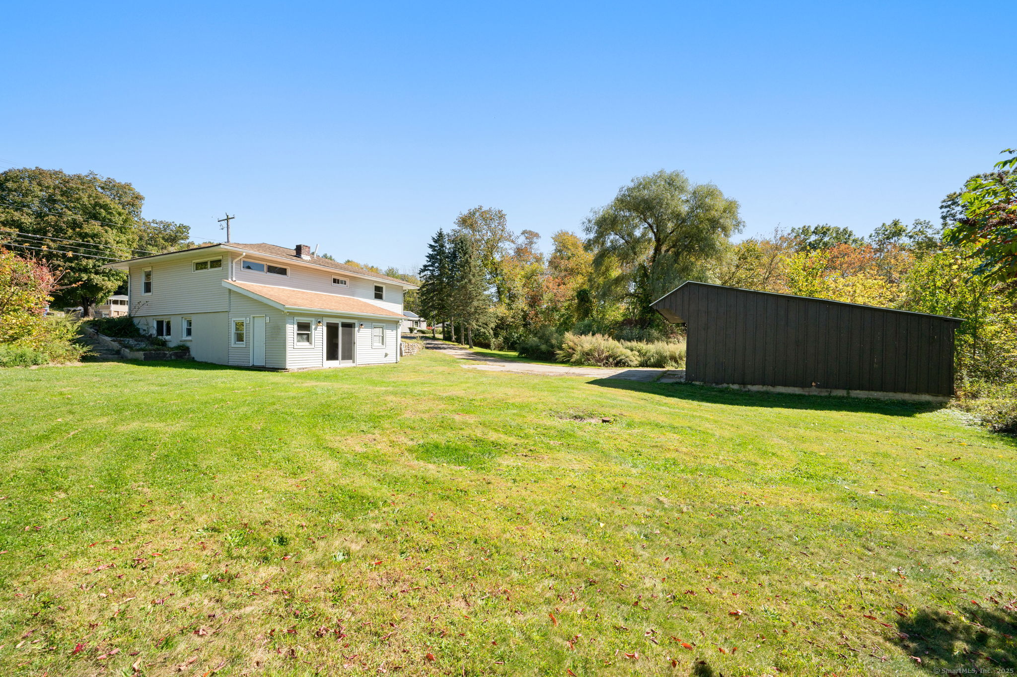 16 Pautipaug Hill Road