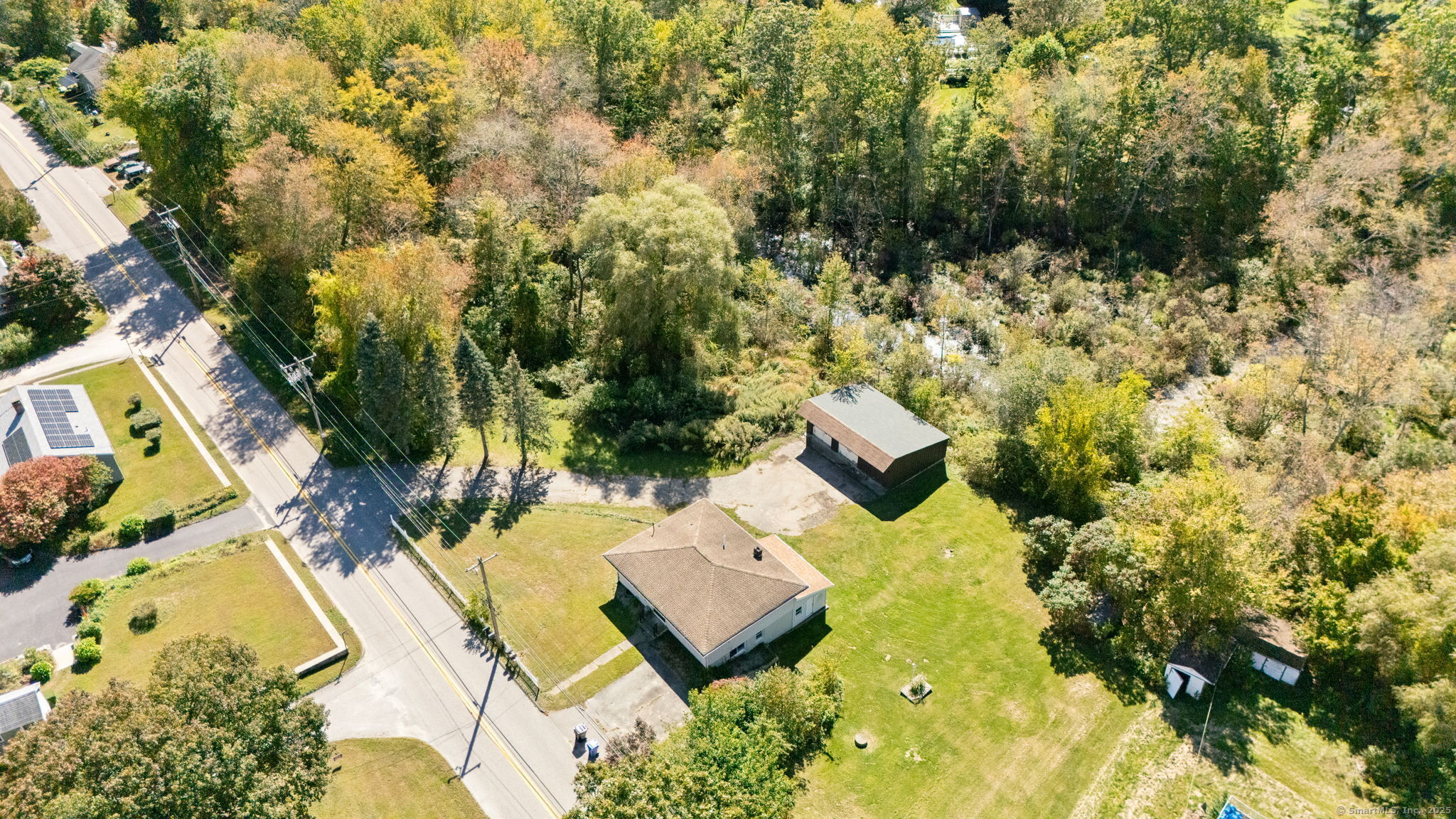 16 Pautipaug Hill Road