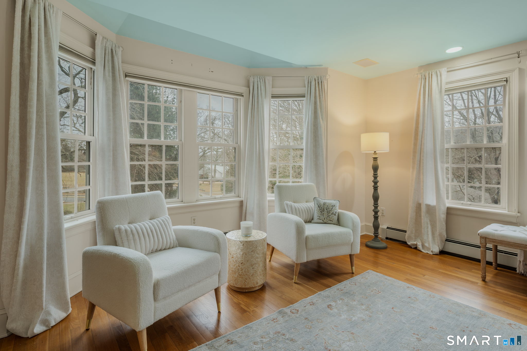 14 Riverside Drive