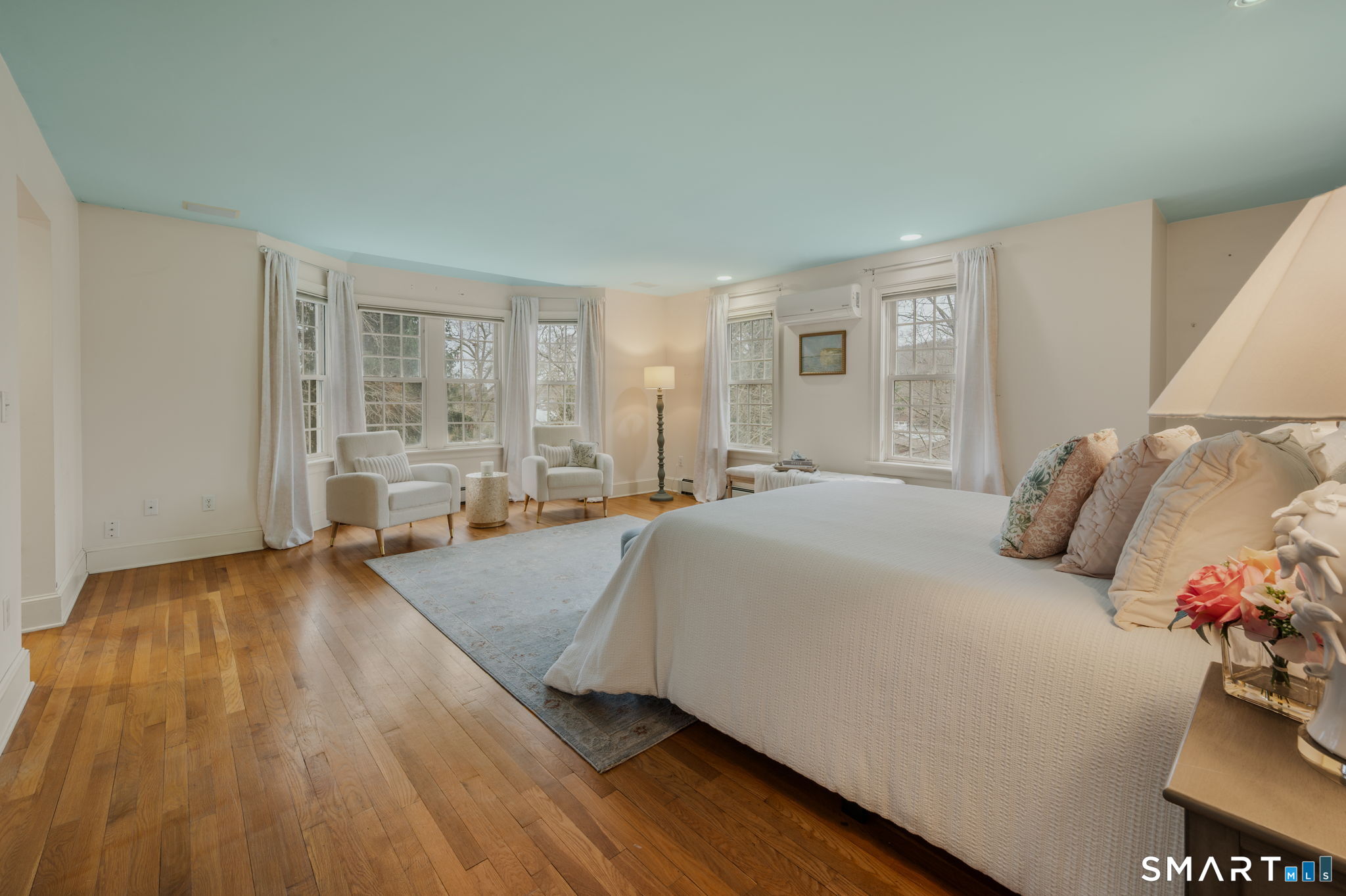 14 Riverside Drive