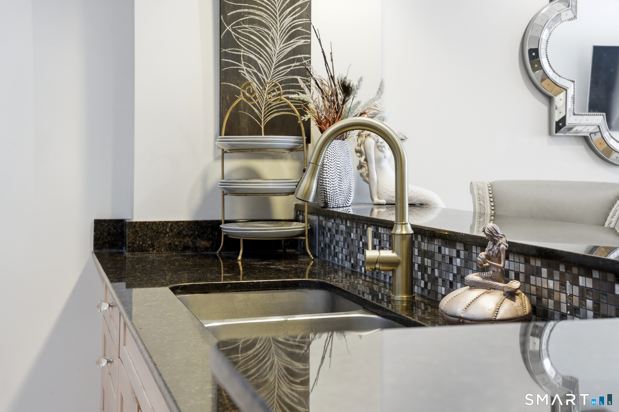 400 Bank Street APT 402