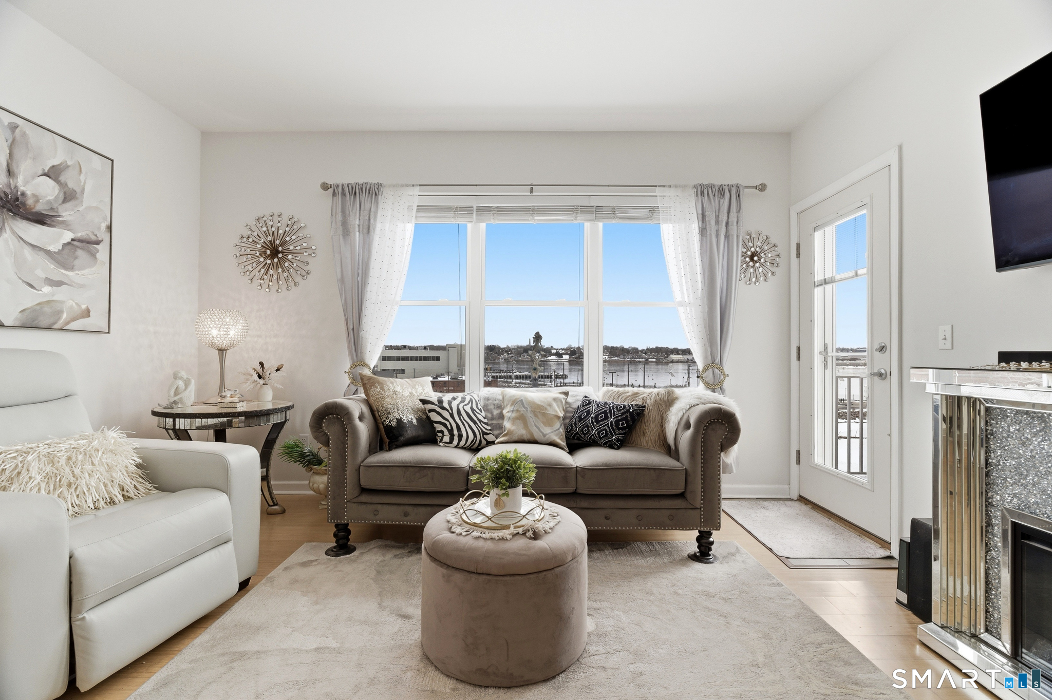 400 Bank Street APT 402