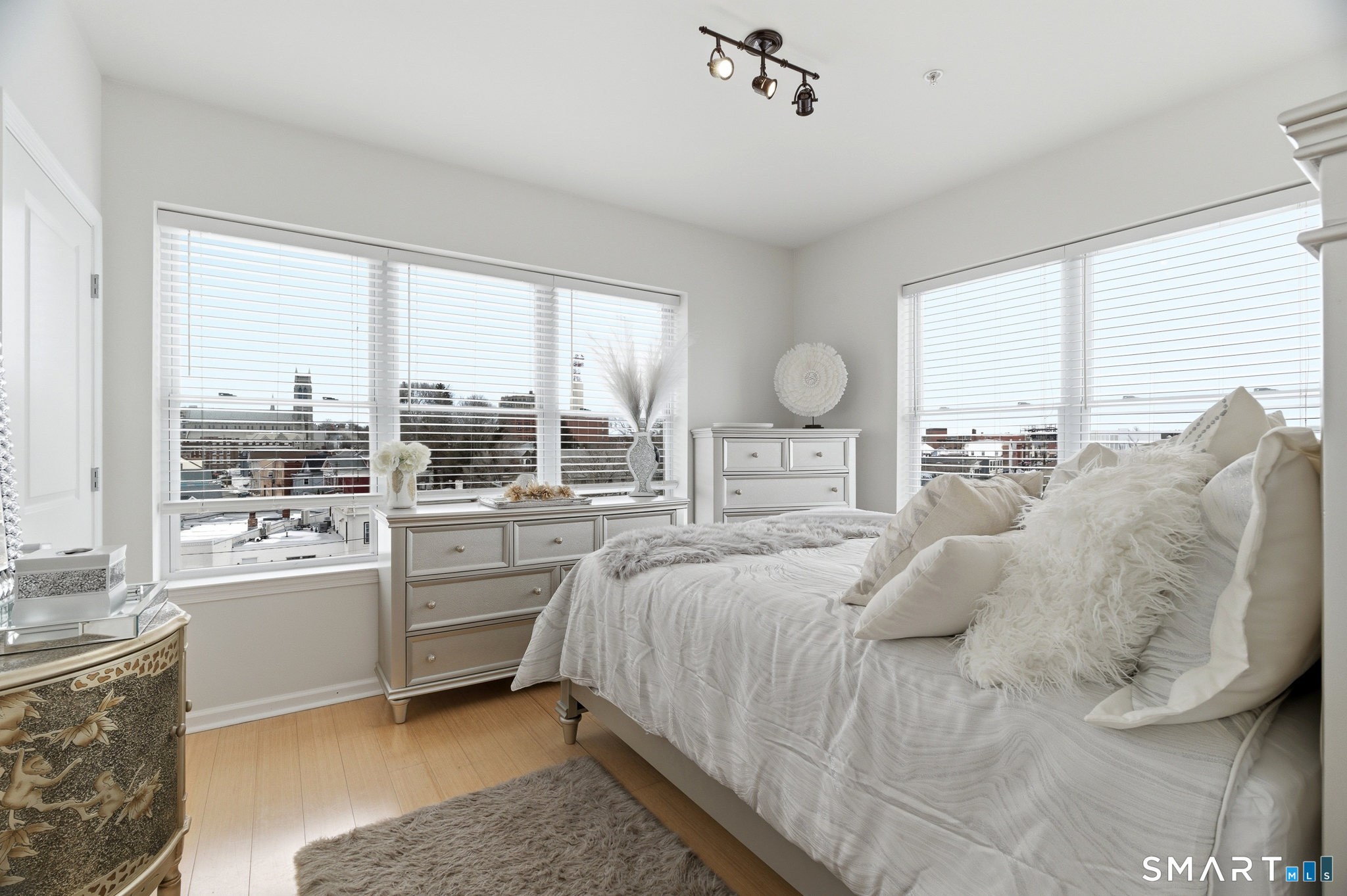 400 Bank Street APT 402