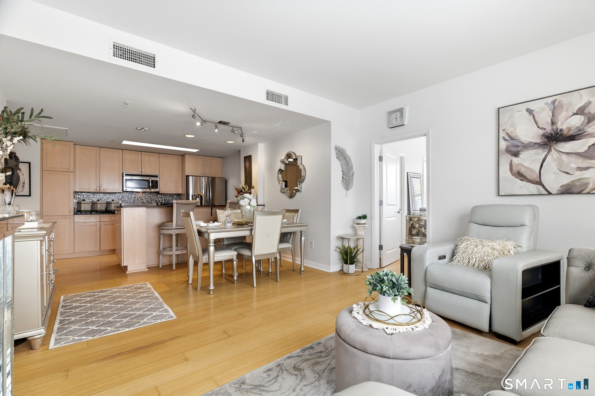 400 Bank Street APT 402