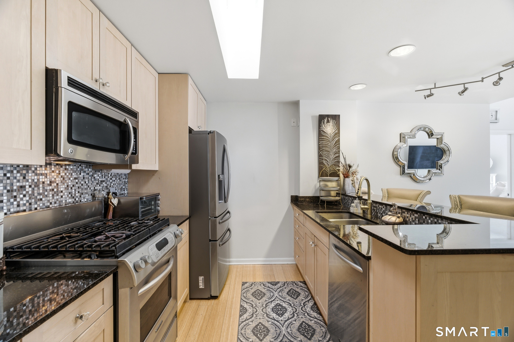 400 Bank Street APT 402