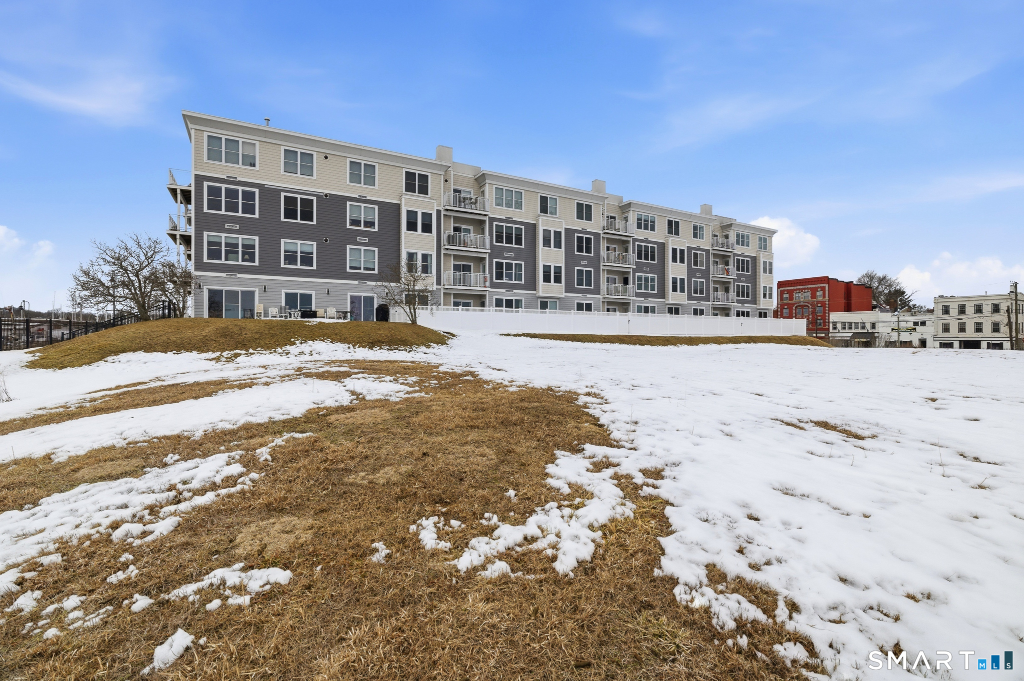 400 Bank Street APT 402