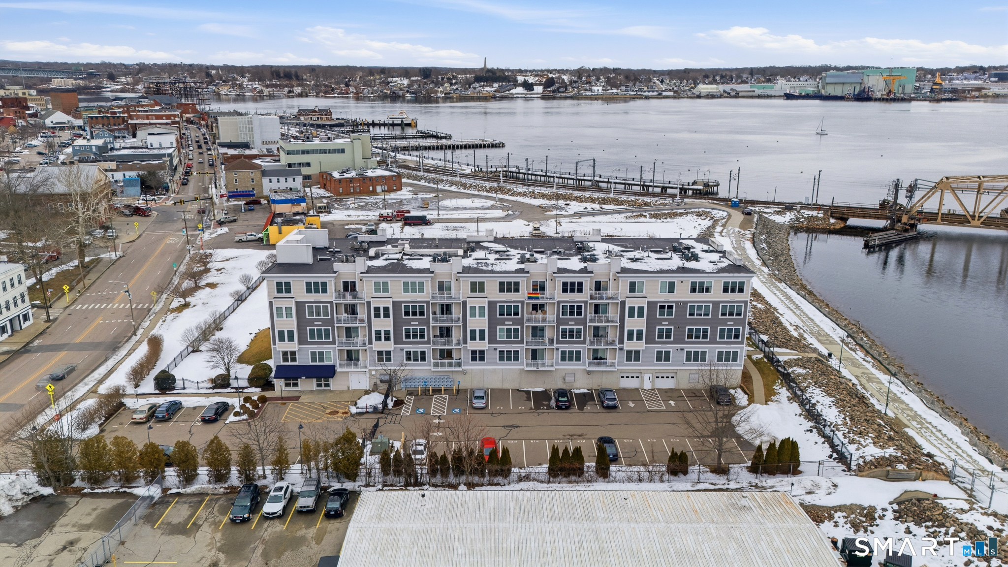 400 Bank Street APT 402