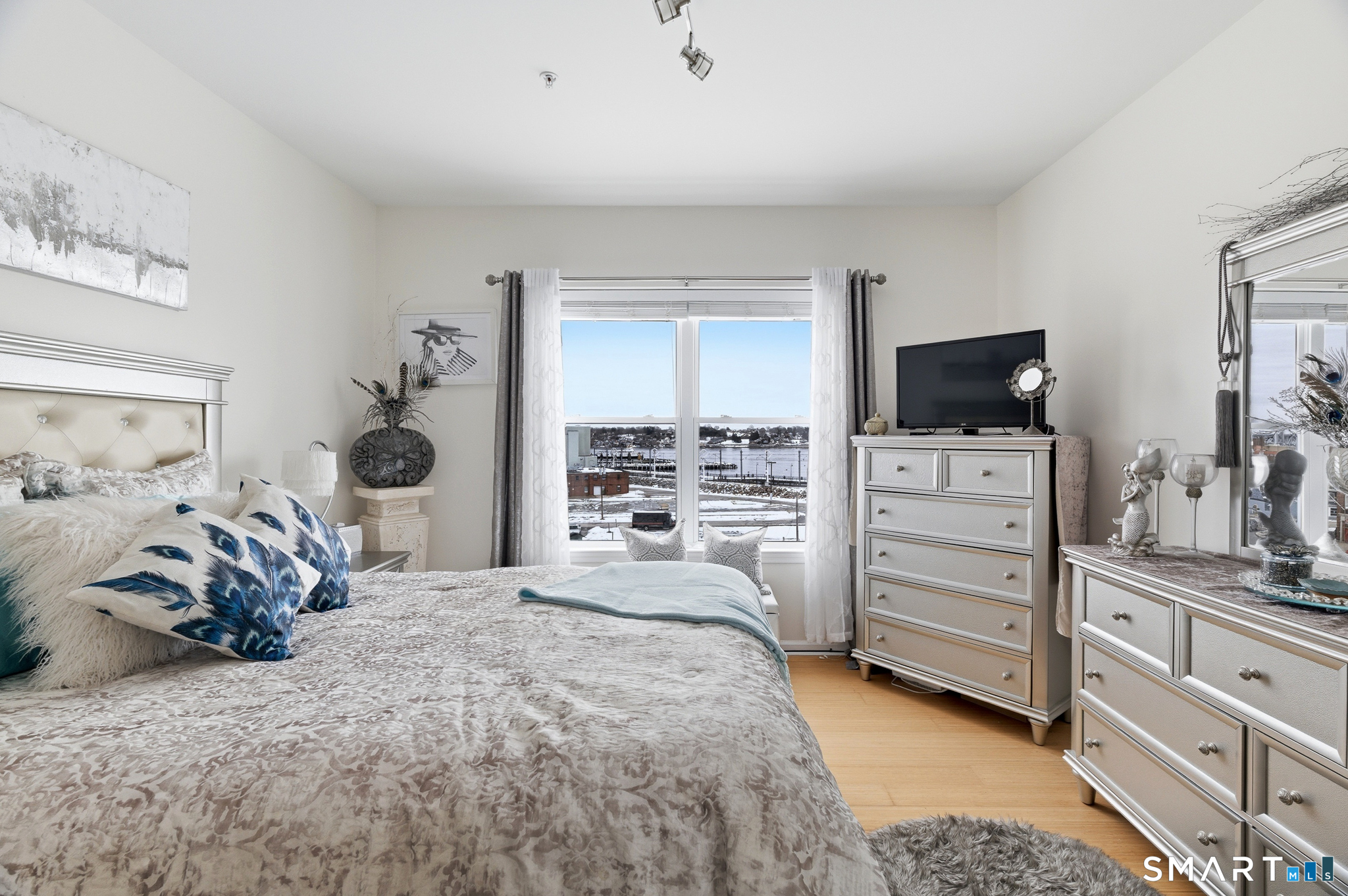 400 Bank Street APT 402