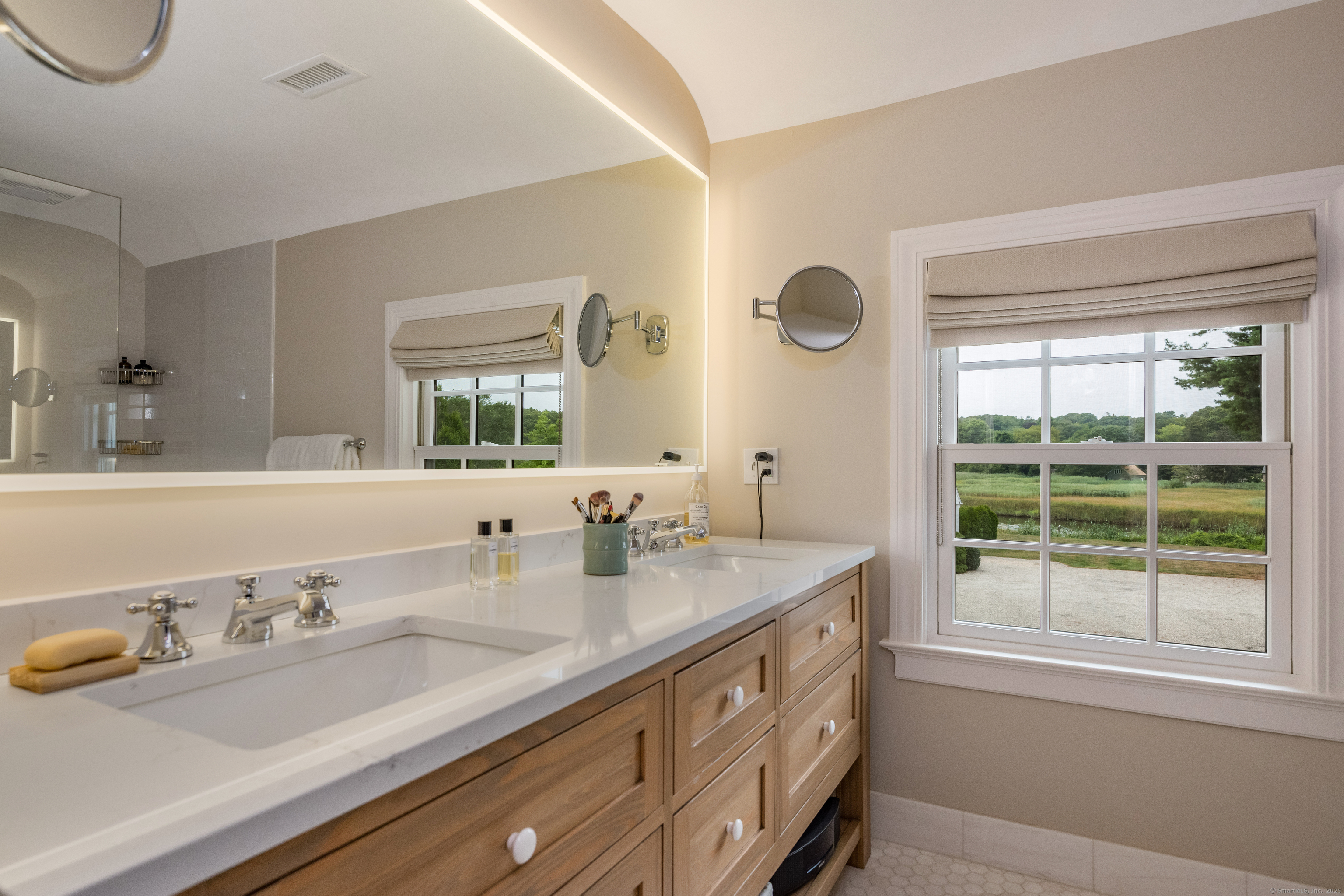 8 Lieutenant River Lane