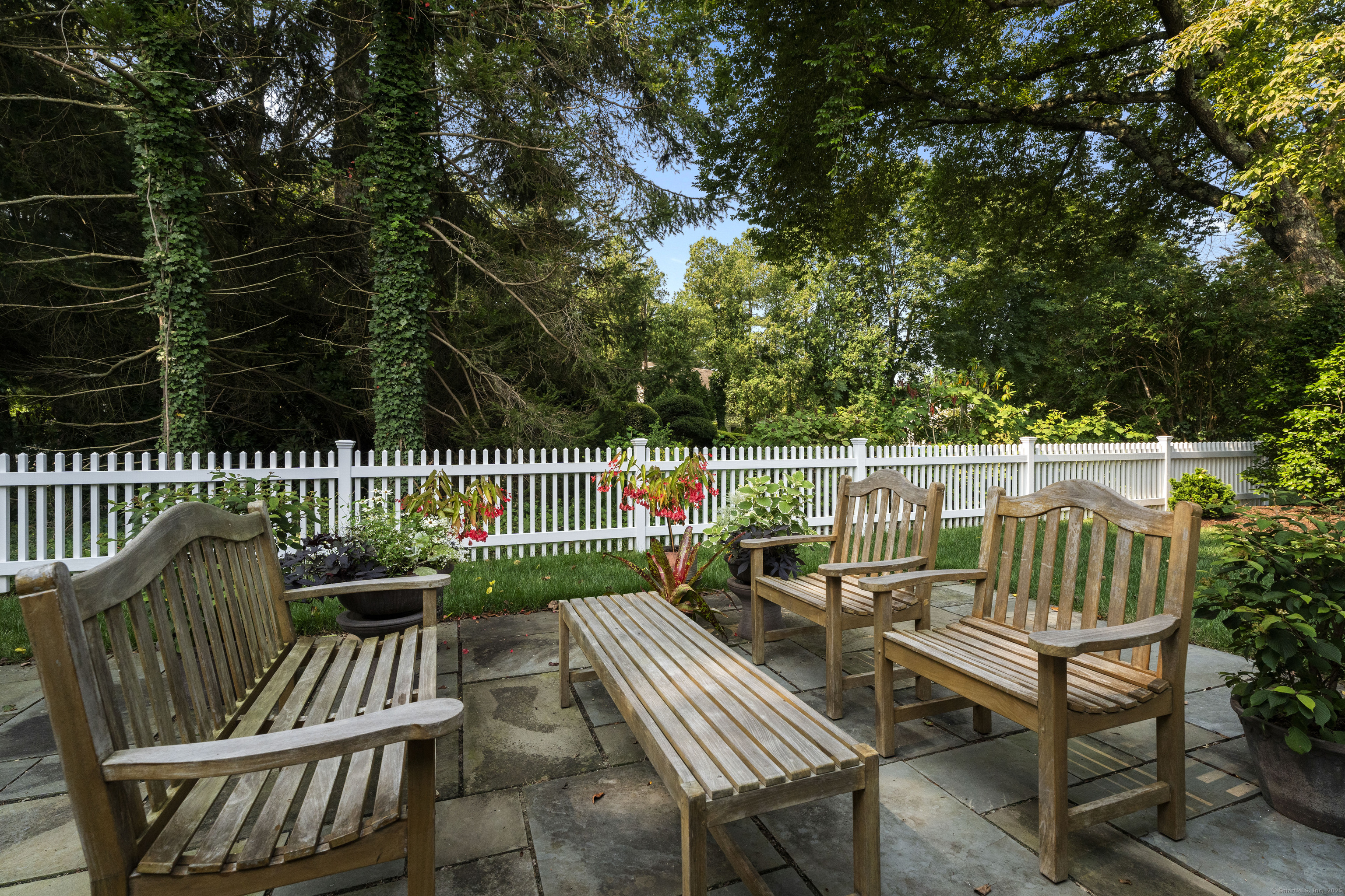 8 Lieutenant River Lane