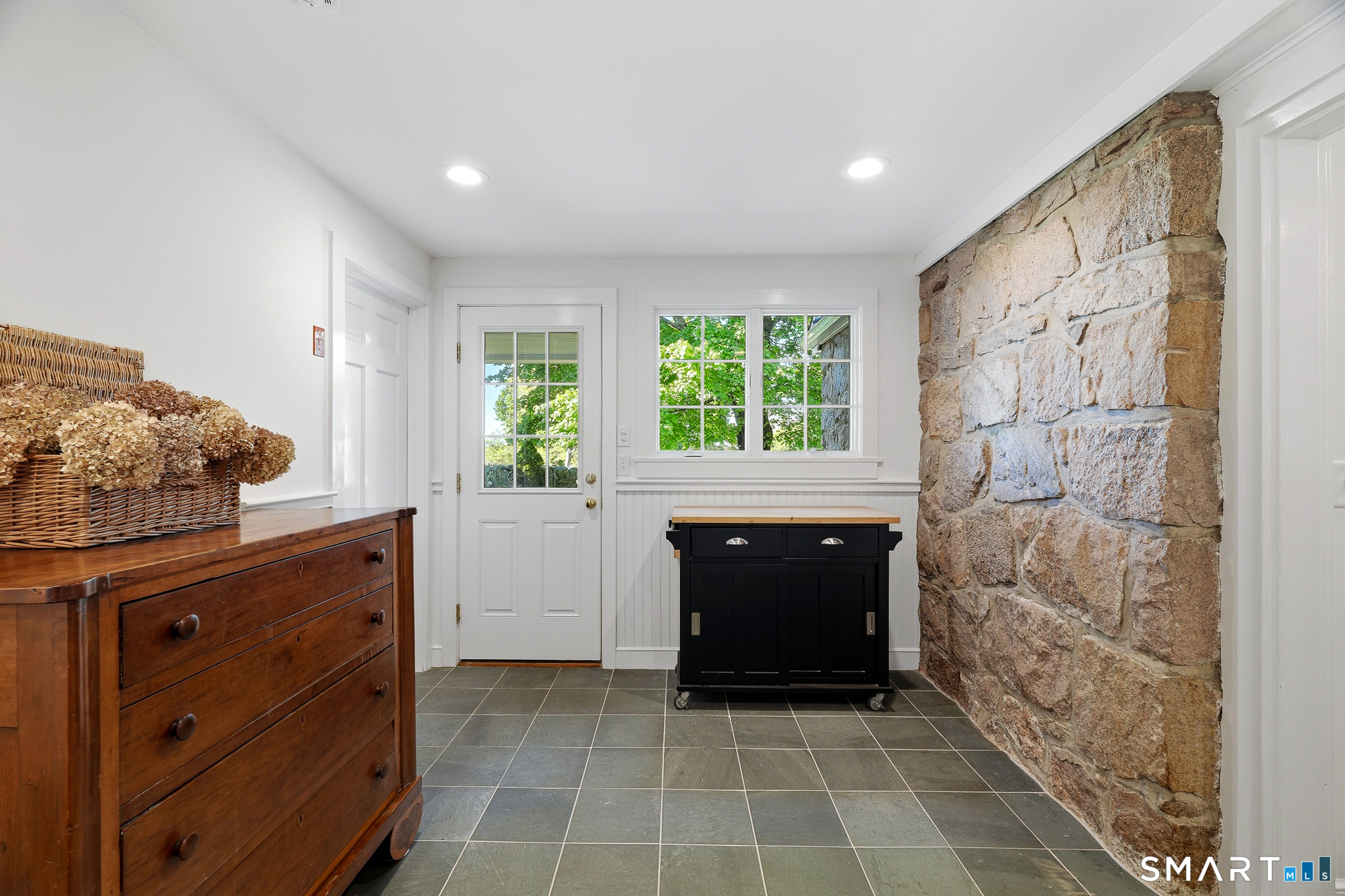1335 Pequot Trail