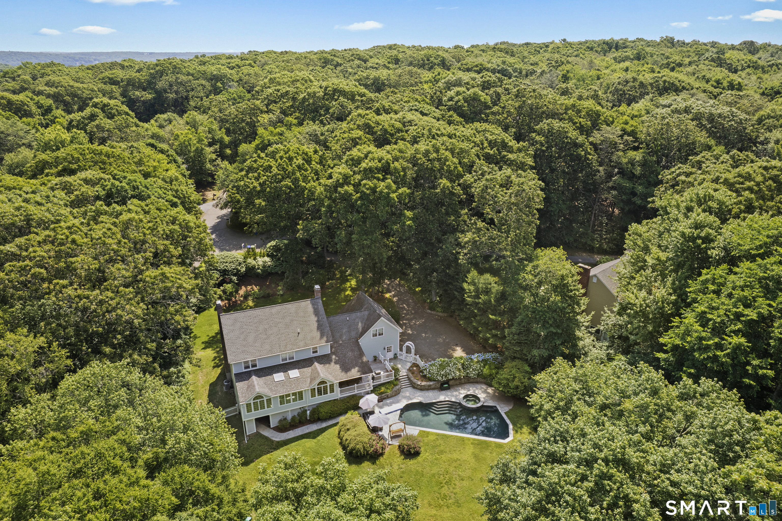 8 Squire Lane