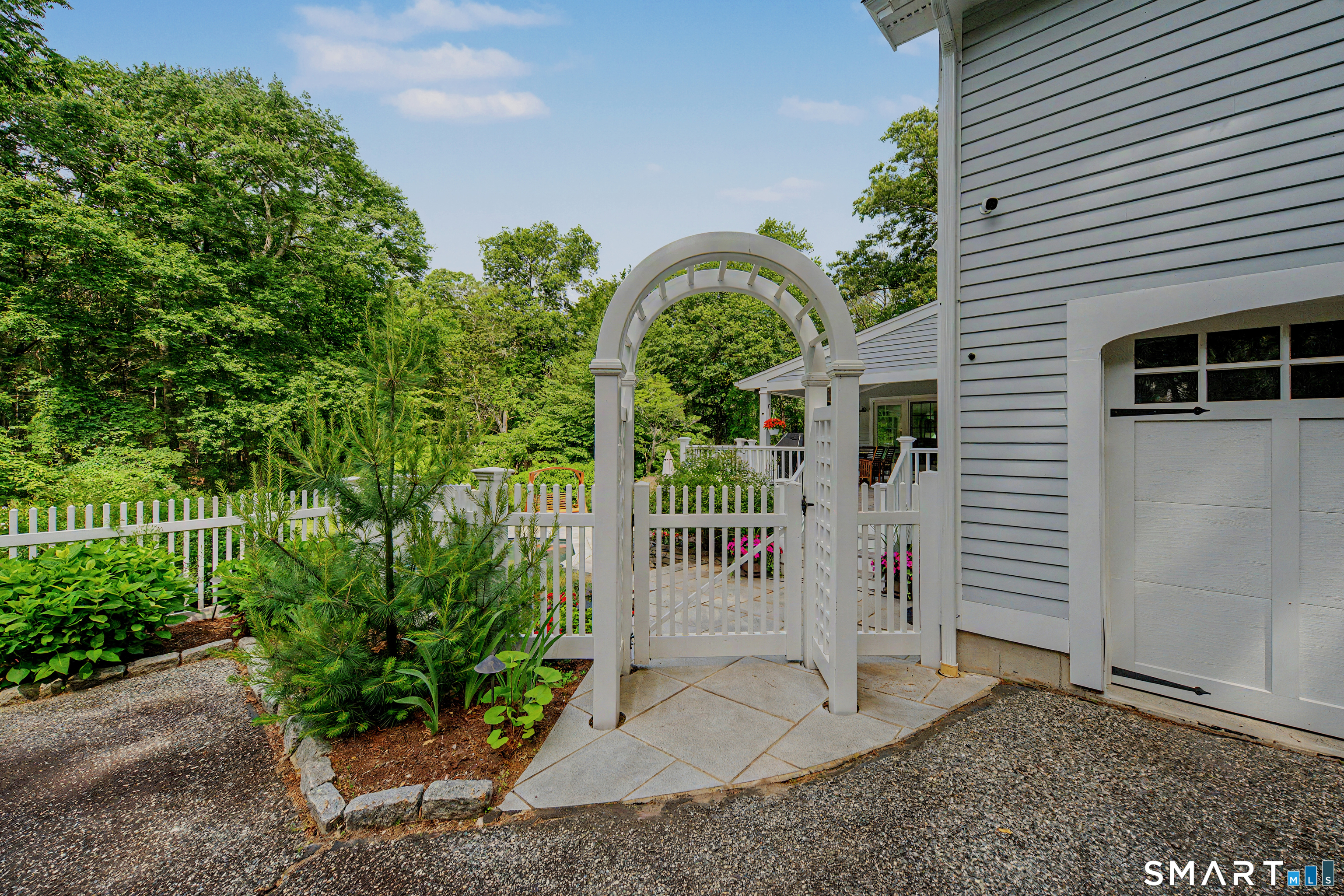 8 Squire Lane