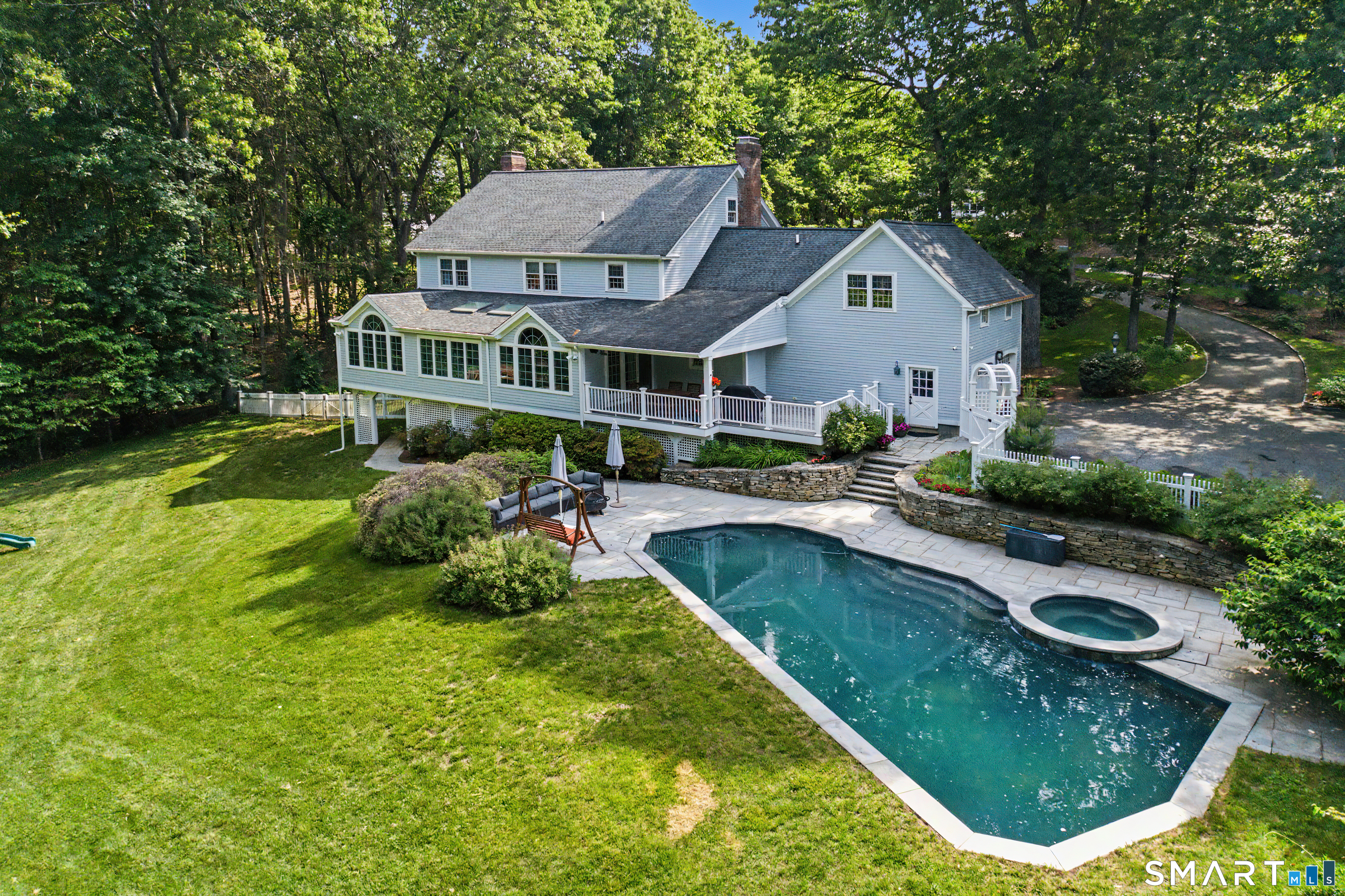 8 Squire Lane
