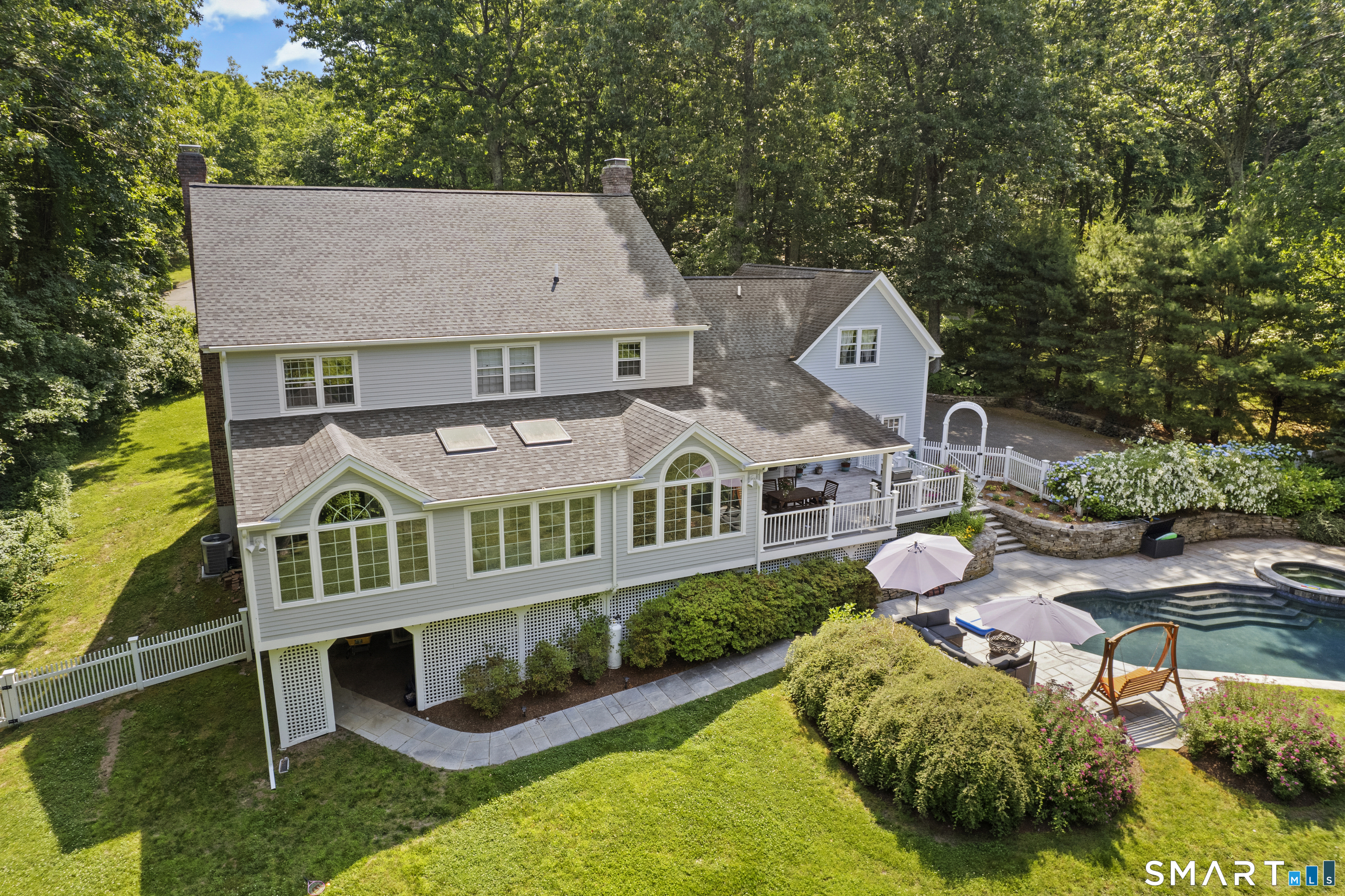 8 Squire Lane