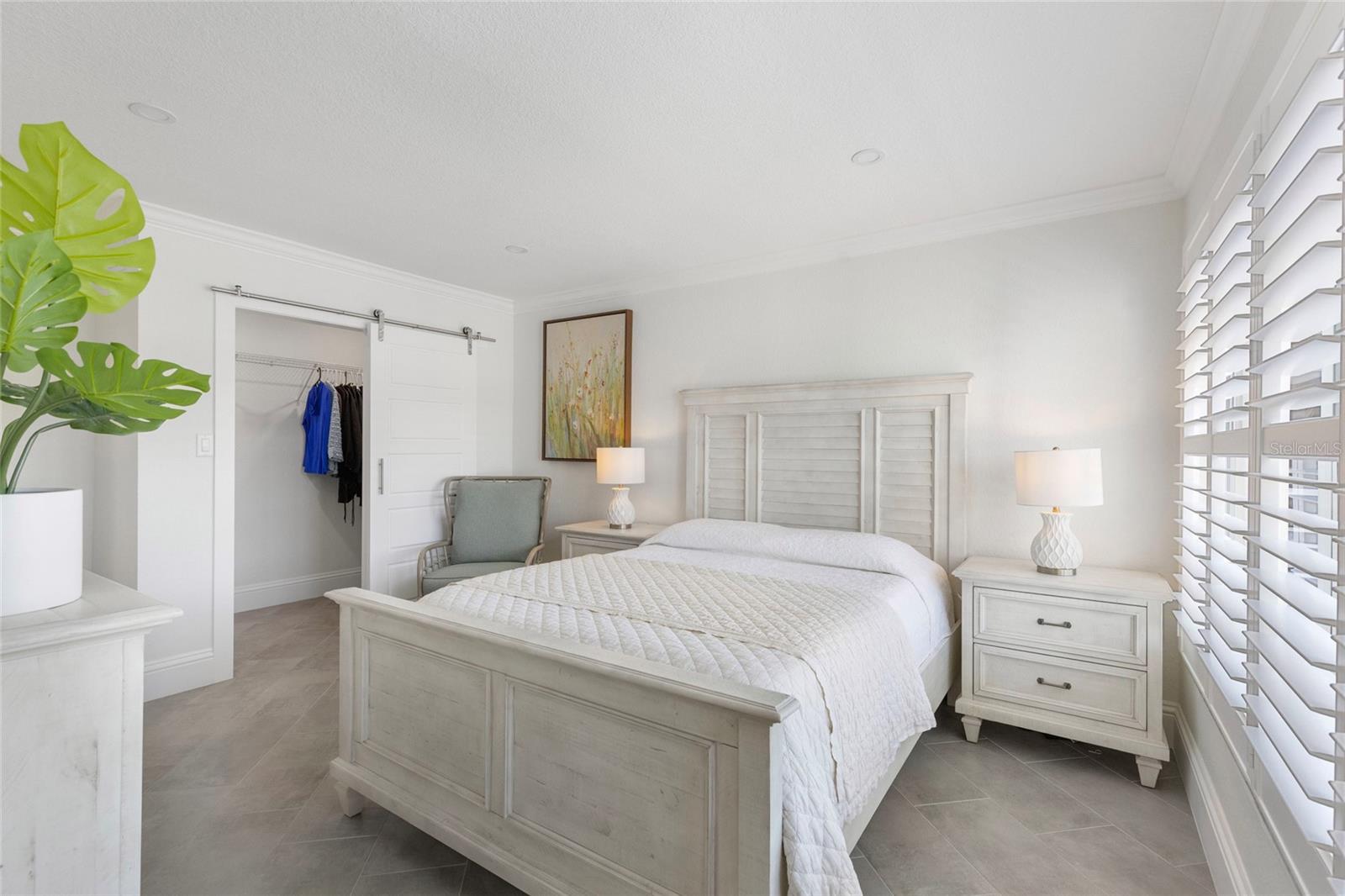 4390 EXETER DR #206