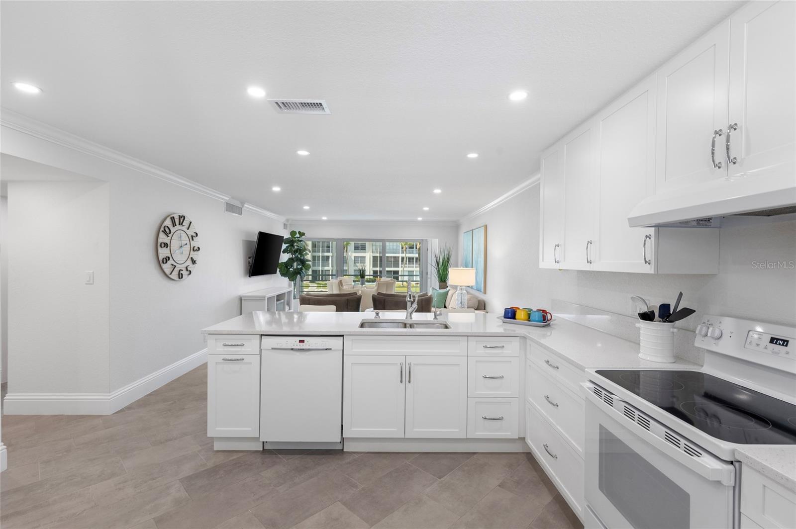 4390 EXETER DR #206