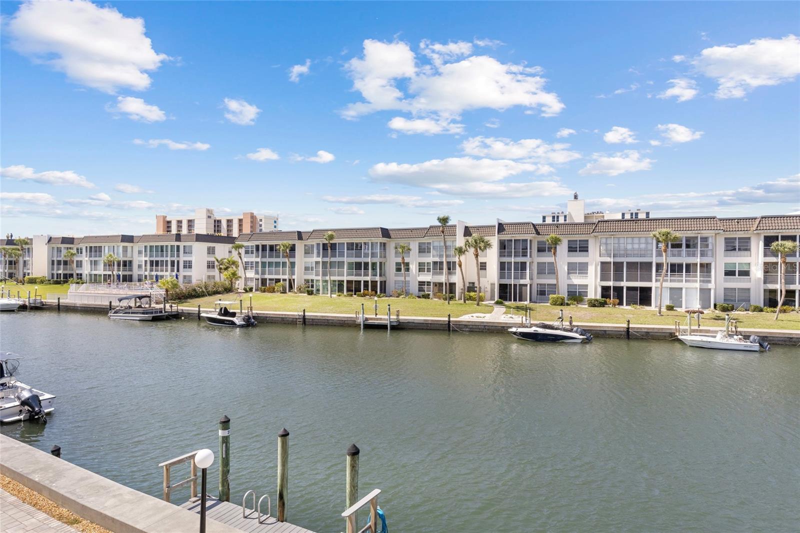 4390 EXETER DR #206