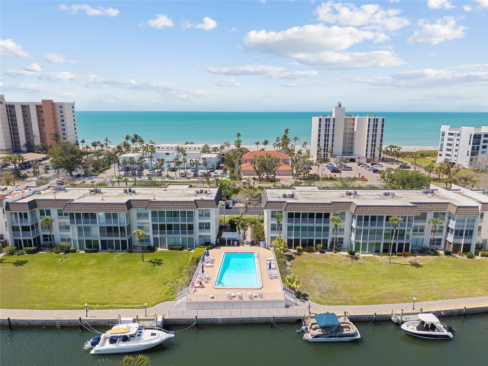4390 EXETER DR #206