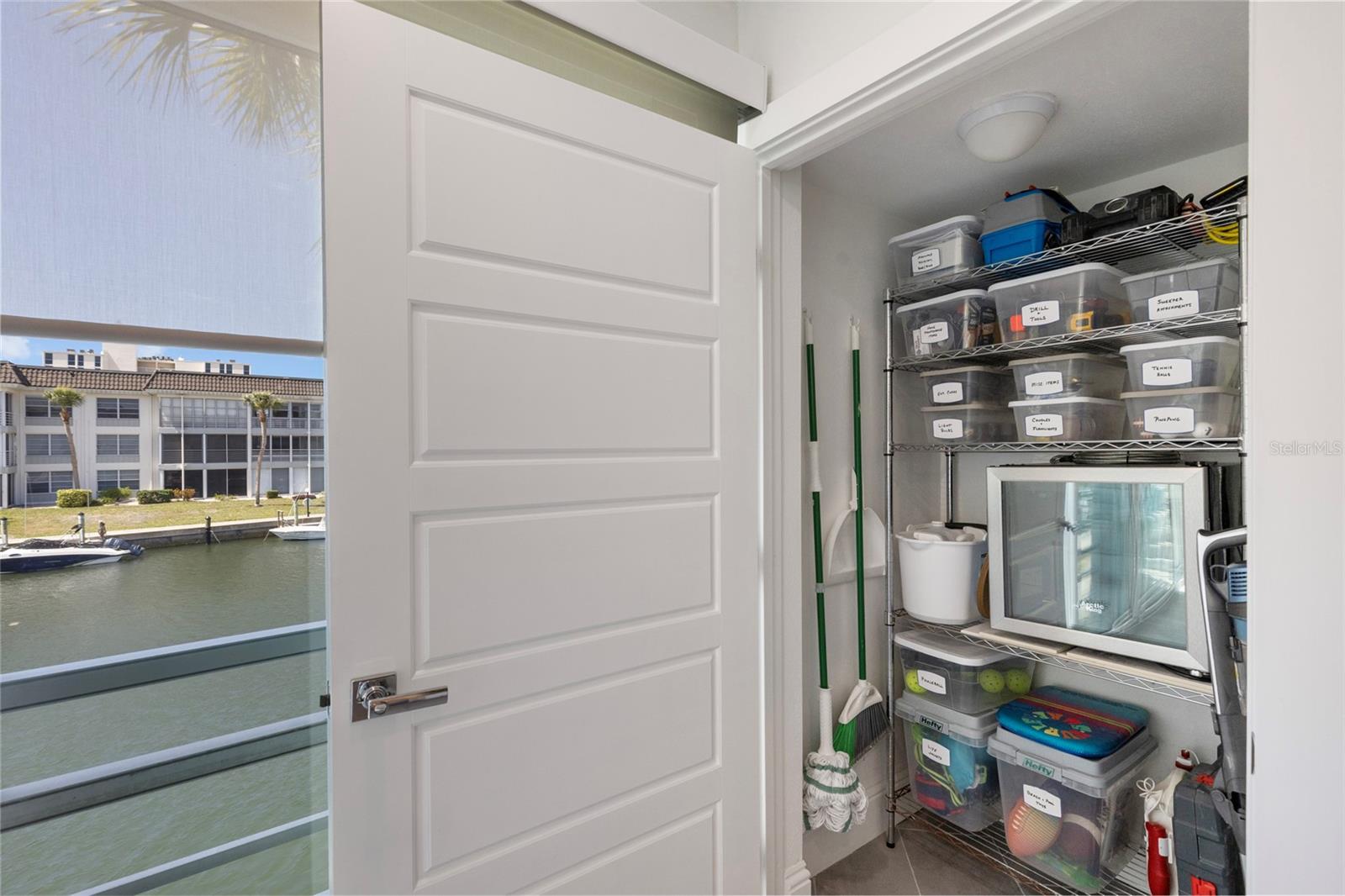 4390 EXETER DR #206