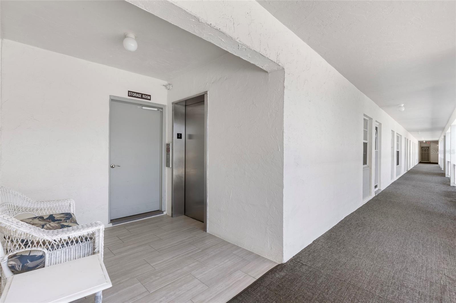 4390 EXETER DR #206