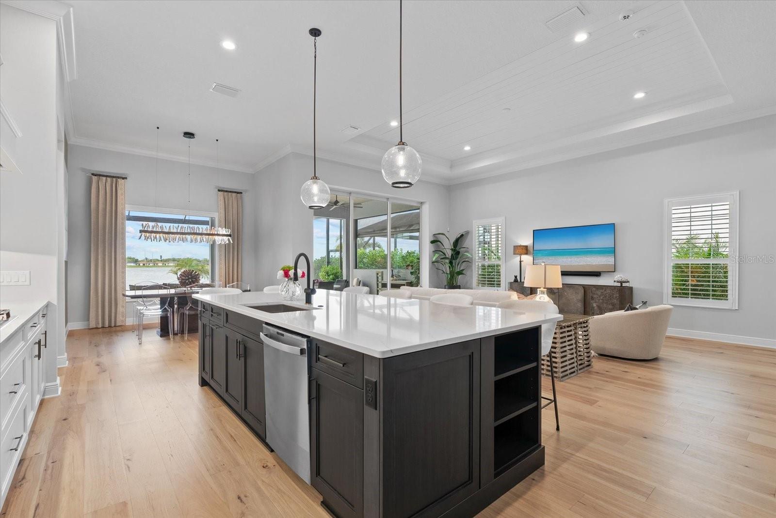 6353 ISLA DEL RAY AVE