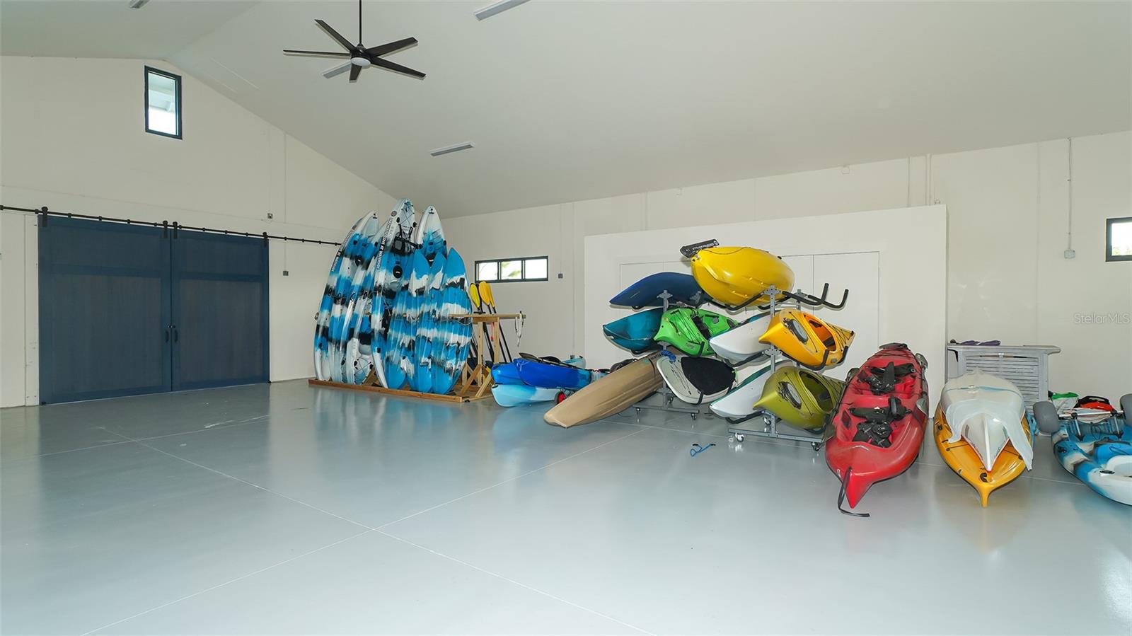 7919 WATERBEND TRL