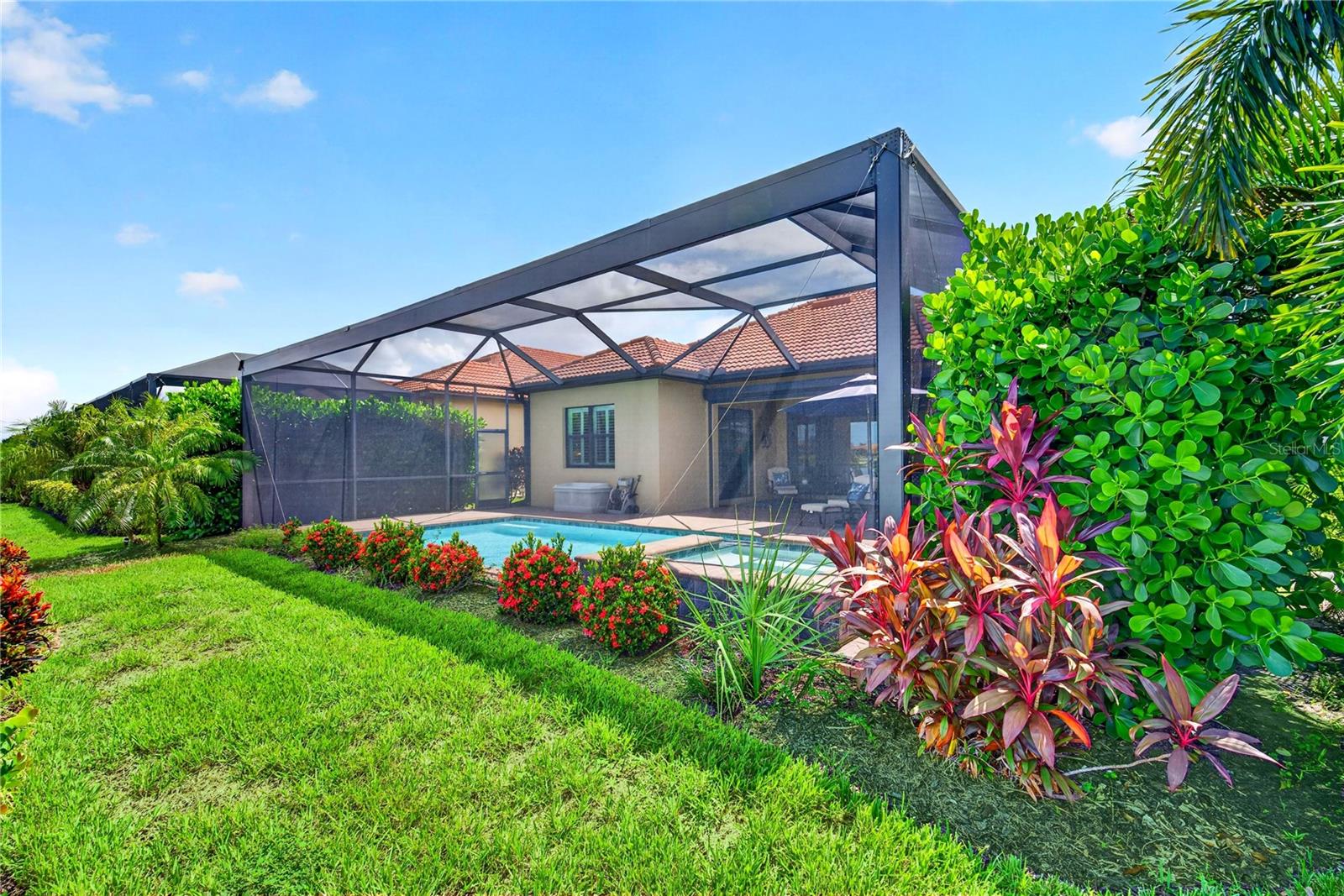 23515 WAVERLY CIR