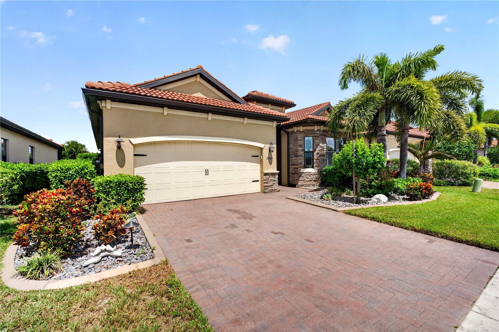 23515 WAVERLY CIR