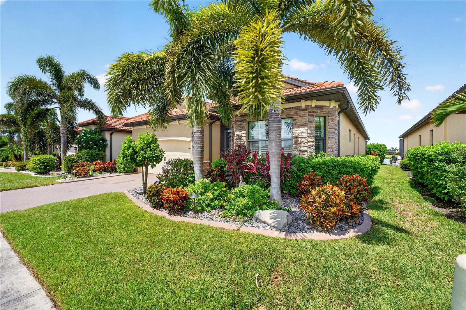 23515 WAVERLY CIR