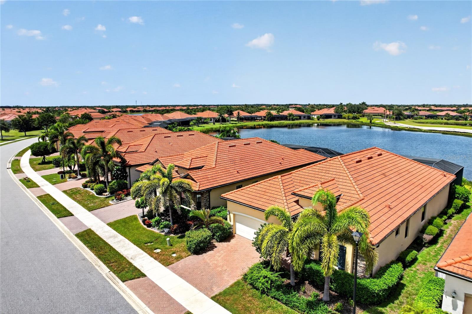 23515 WAVERLY CIR