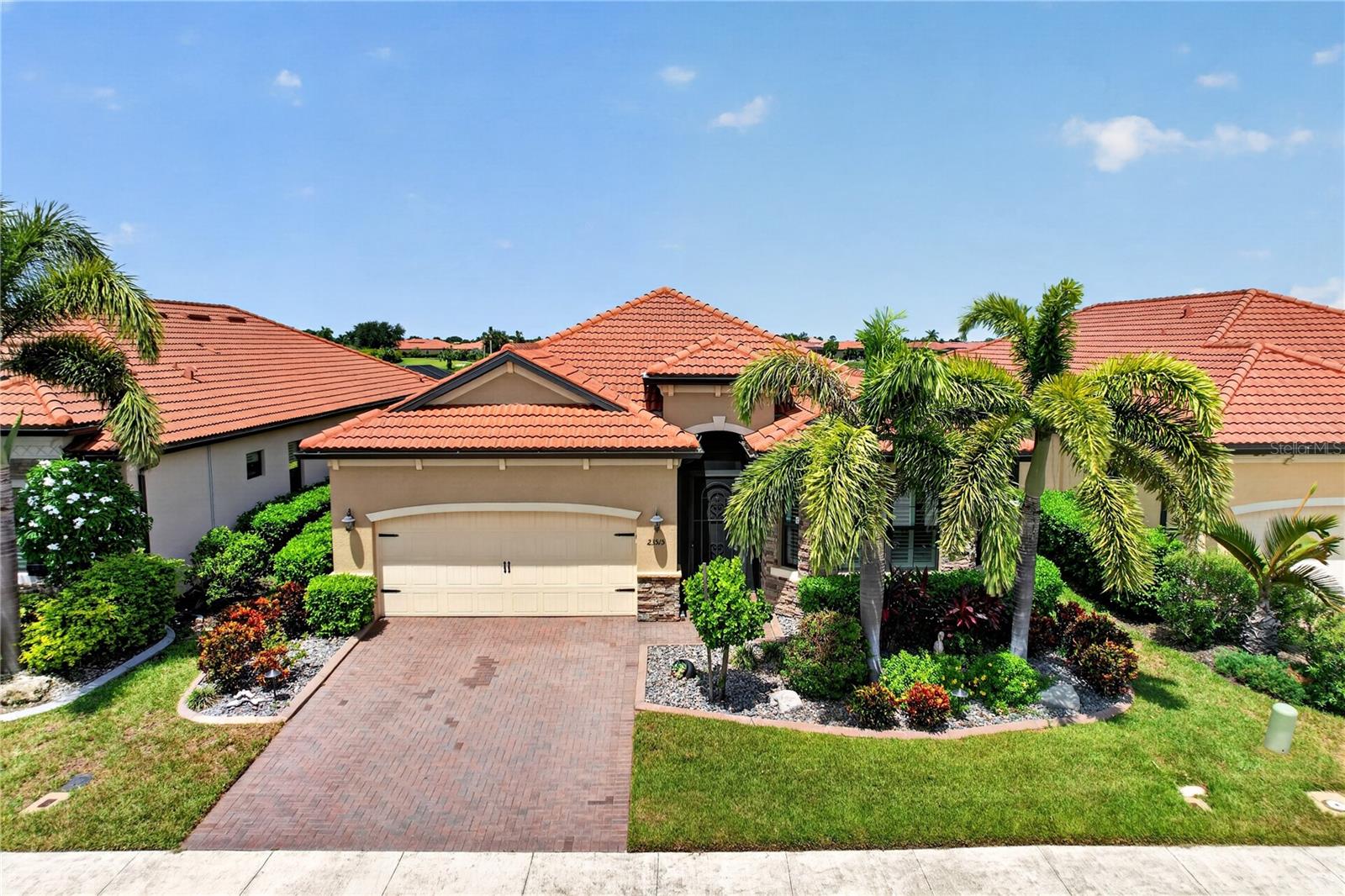 23515 WAVERLY CIR
