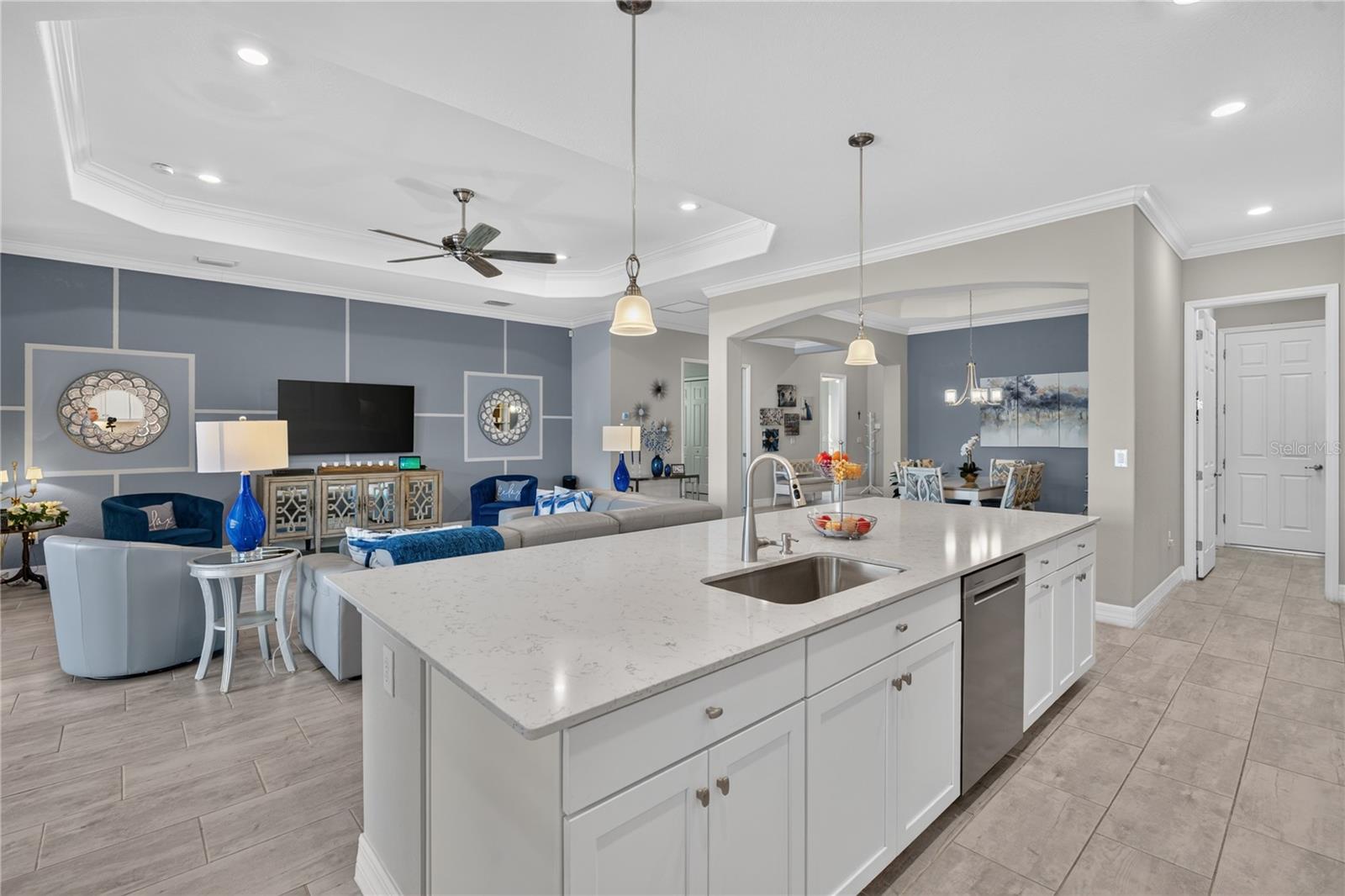 23515 WAVERLY CIR
