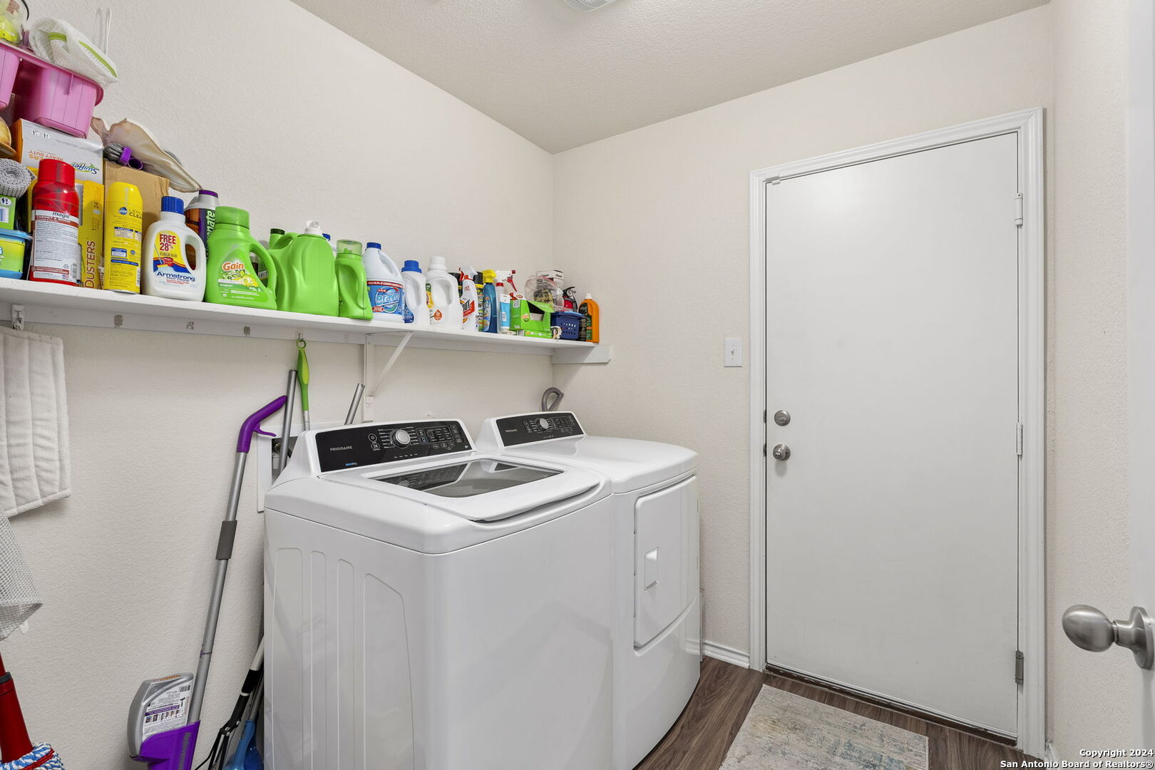 576 AGAVE FLATS DR
