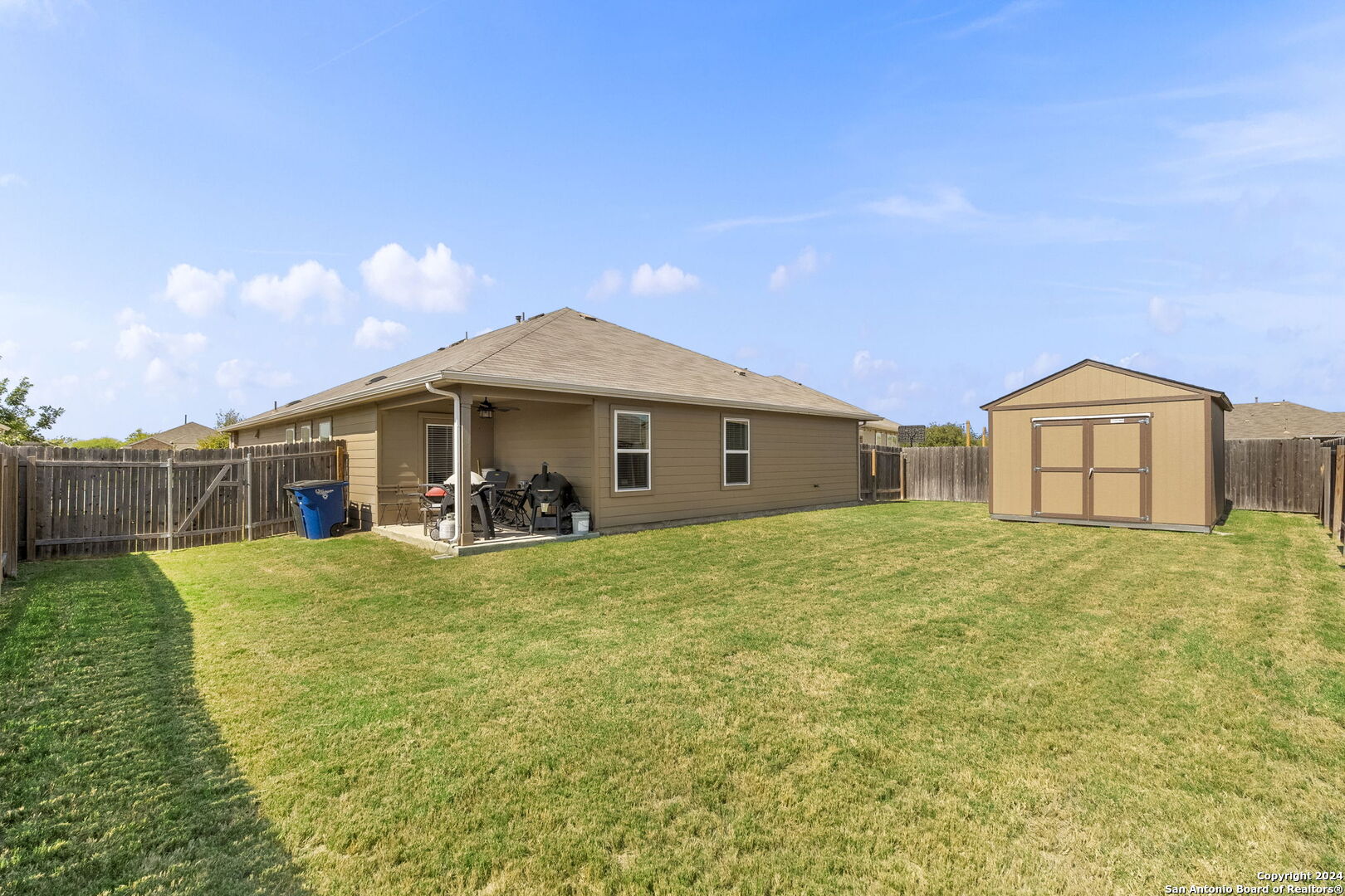 576 AGAVE FLATS DR