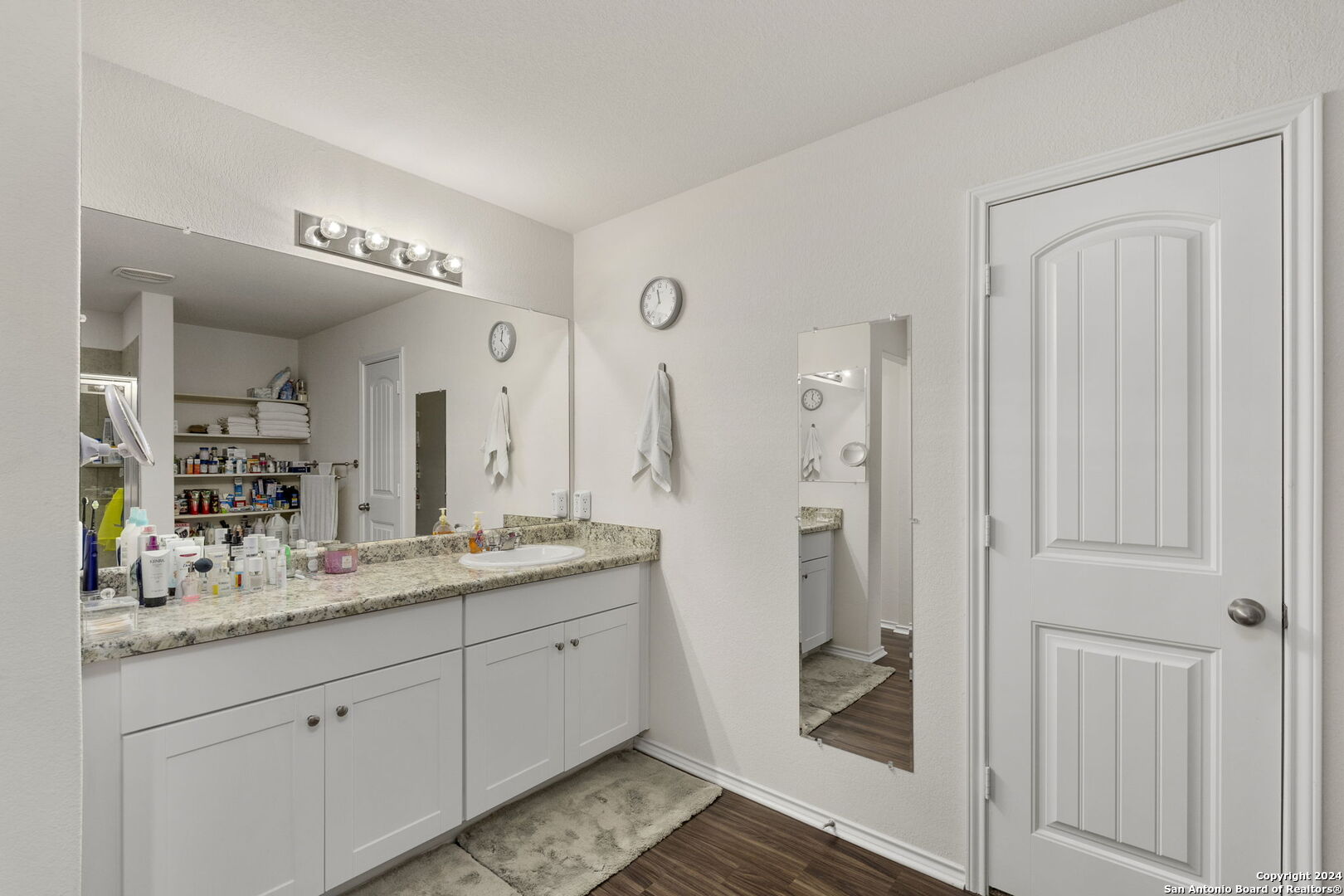 576 AGAVE FLATS DR