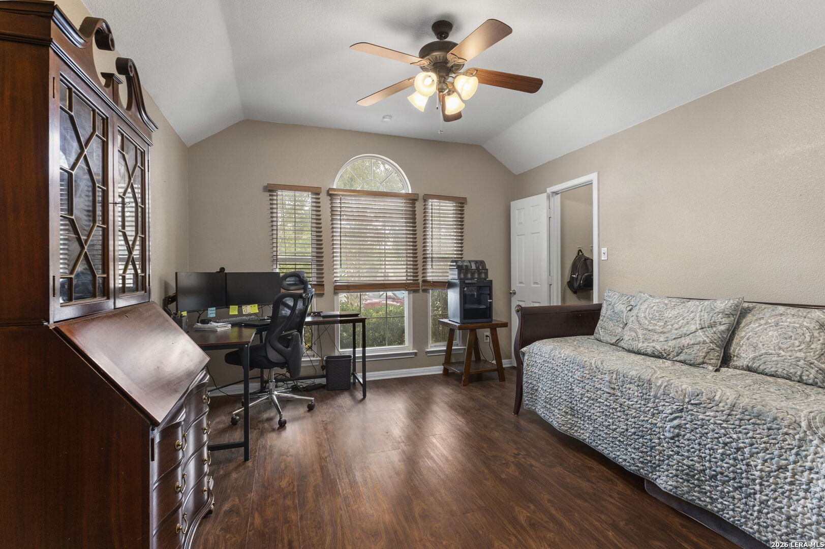 266 MAIDSTONE CV