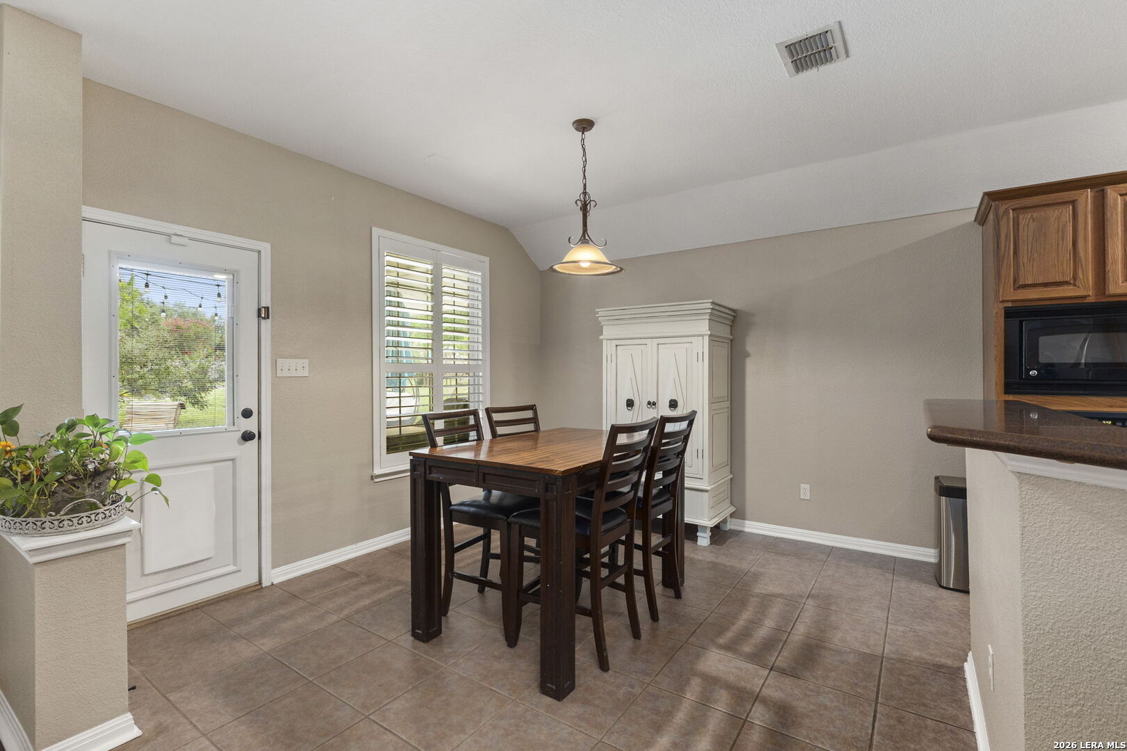 266 MAIDSTONE CV
