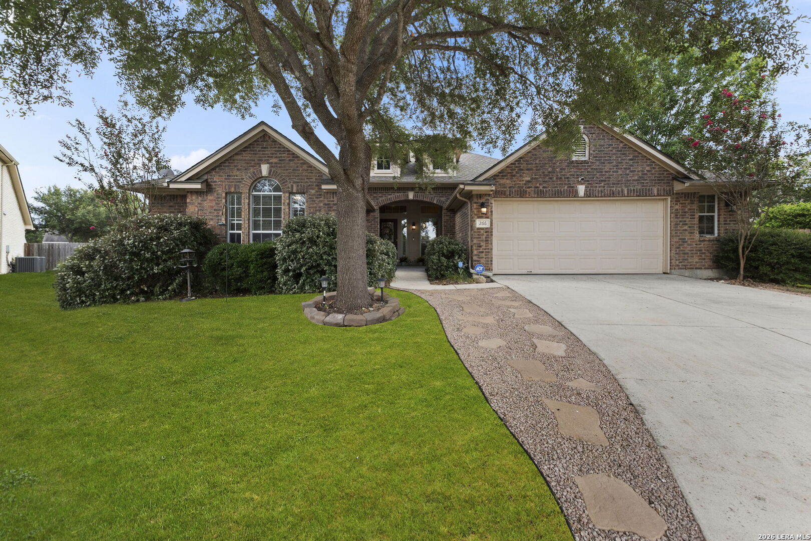 266 MAIDSTONE CV