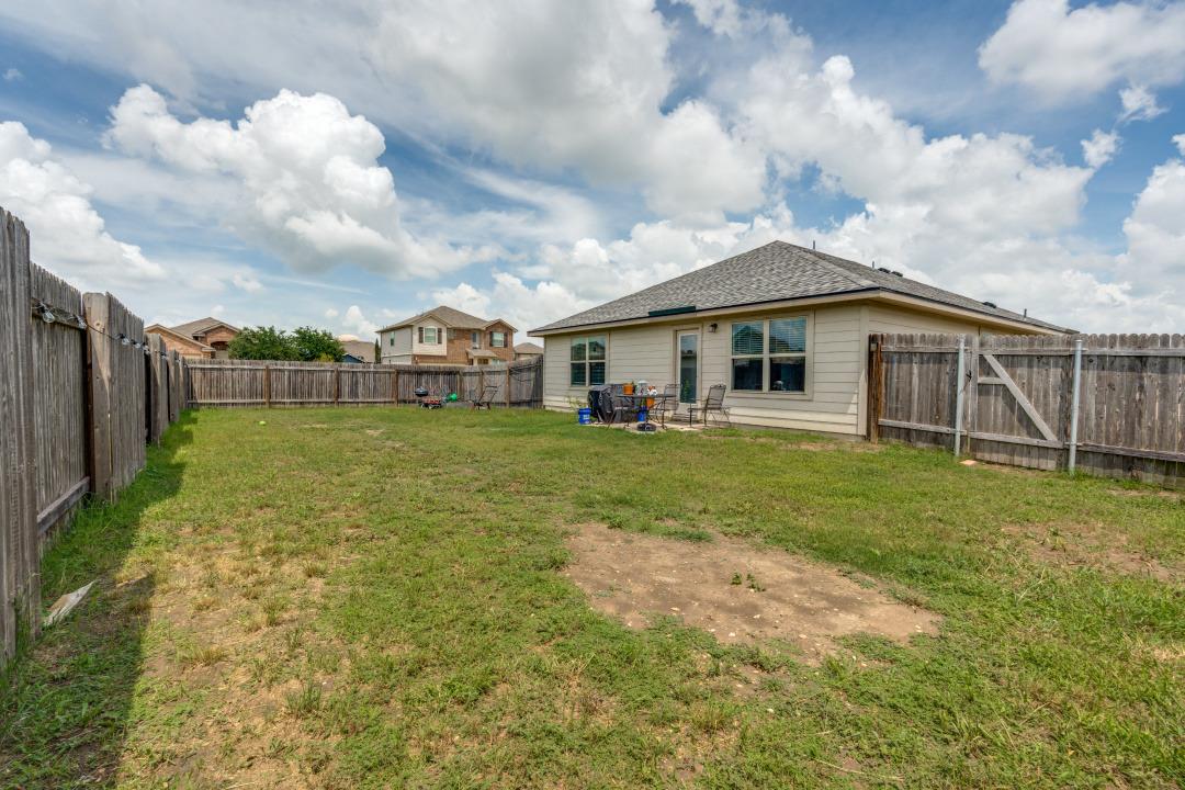 1618 Woodlands DR