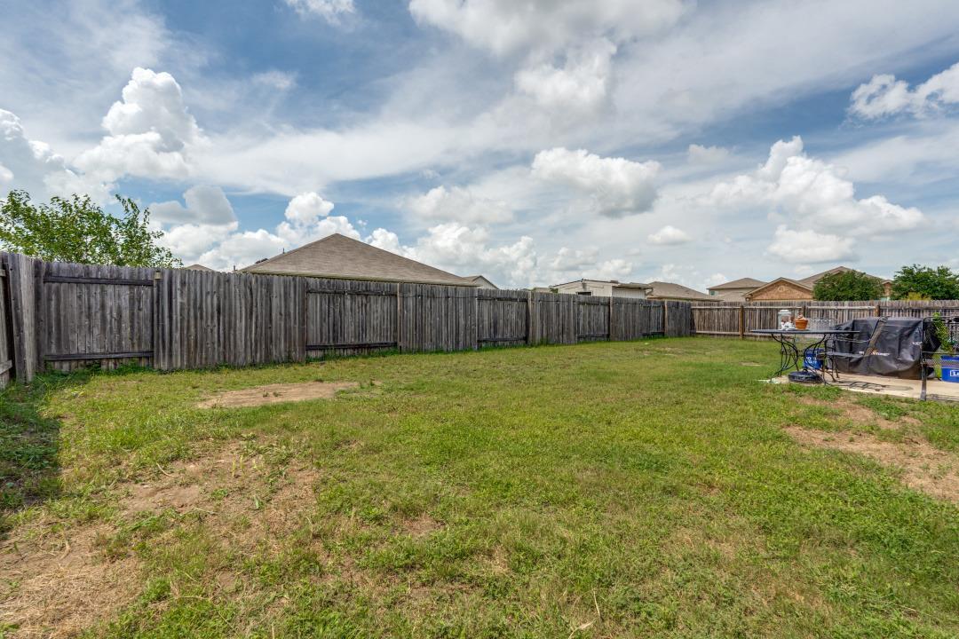 1618 Woodlands DR