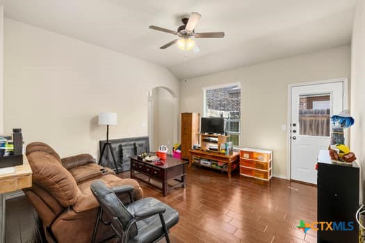 649 Creekside Circle