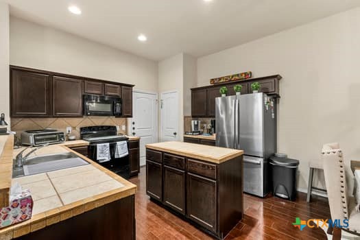649 Creekside Circle