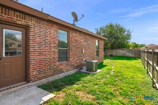 649 Creekside Circle