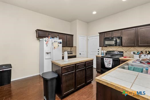 649 Creekside Circle