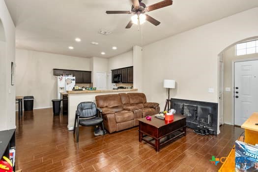649 Creekside Circle