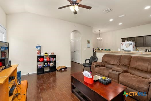 649 Creekside Circle