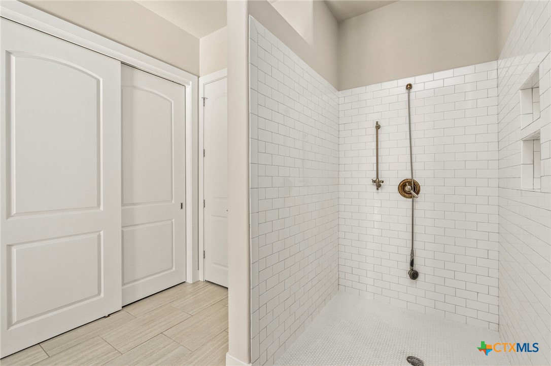 442 Stagecoach Trail