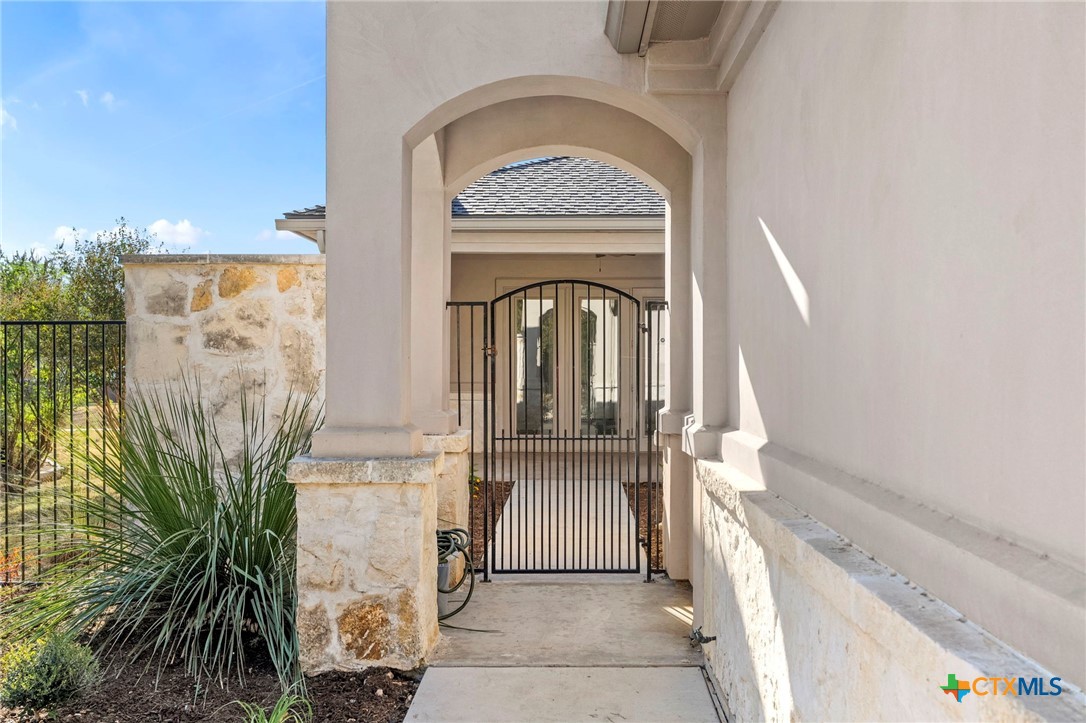 442 Stagecoach Trail