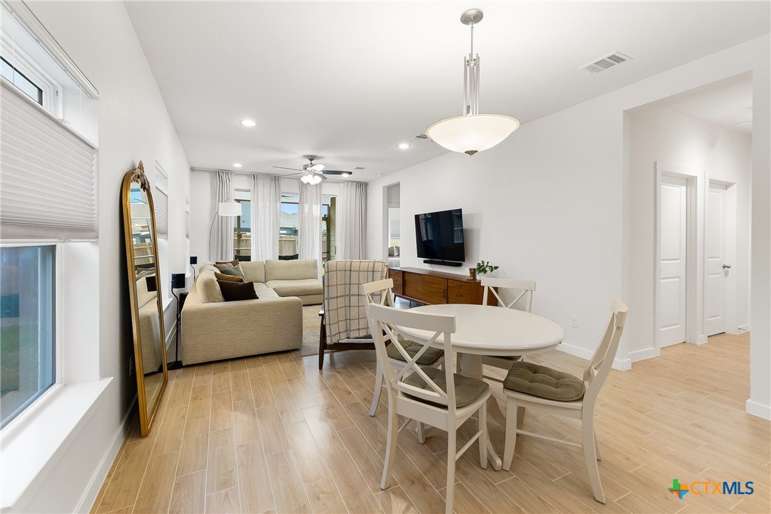 432 Lacey Oak Loop